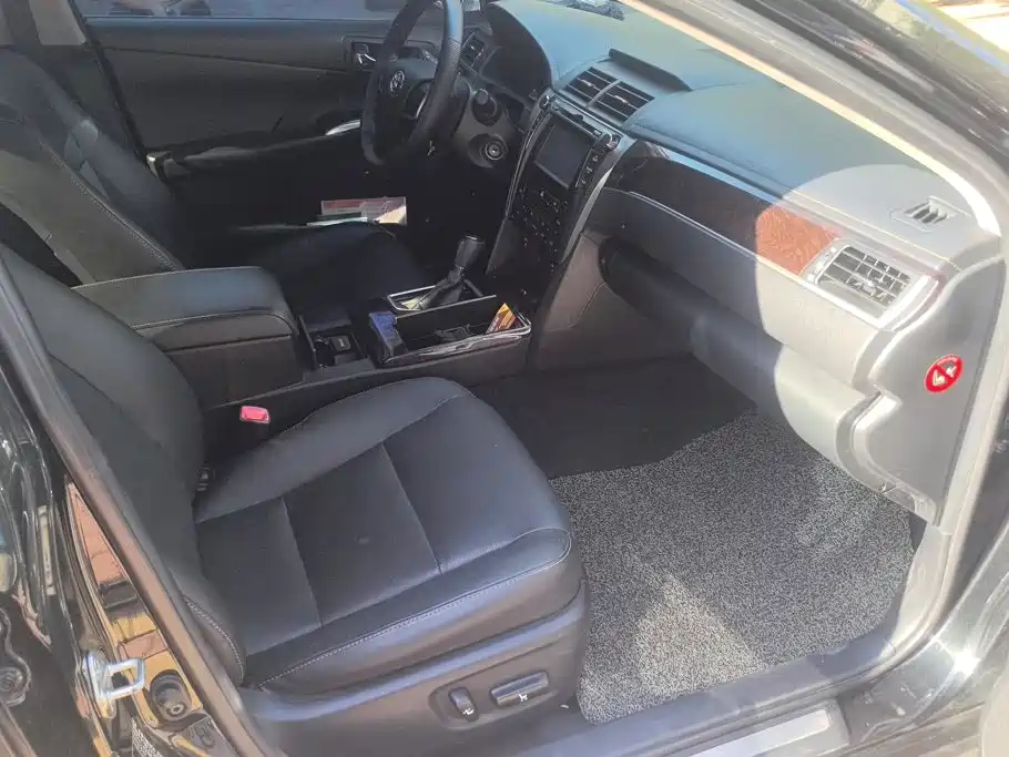 Toyota Camry — миниатюра 8