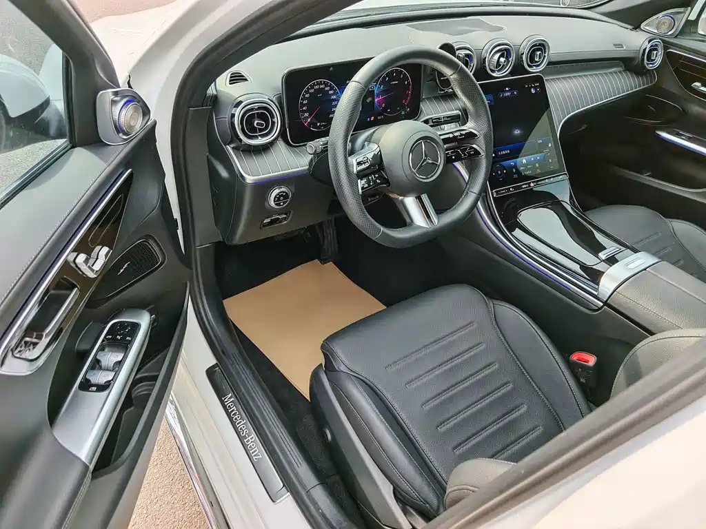 Mercedes-Benz C-Class — миниатюра 7