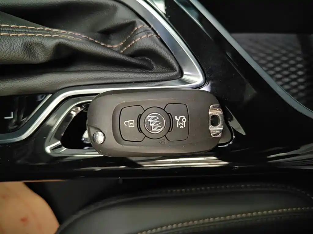 Buick Verano — миниатюра 9