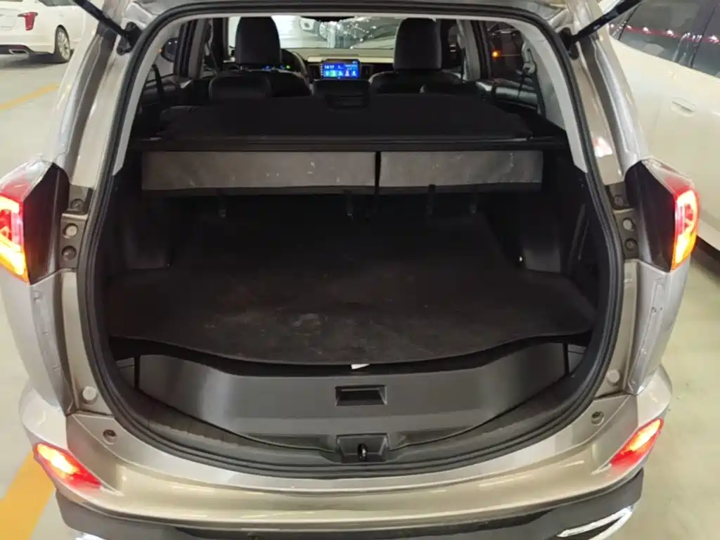 Toyota RAV4 — миниатюра 19