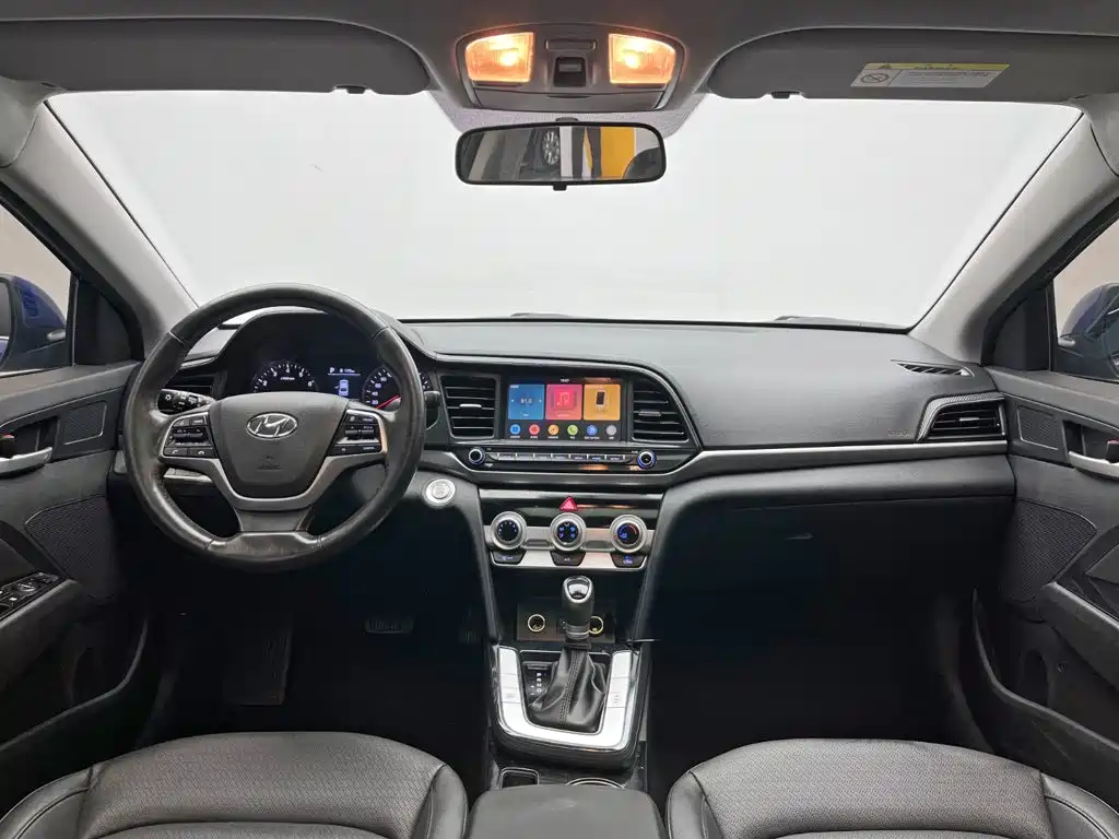 Hyundai Elantra — миниатюра 18