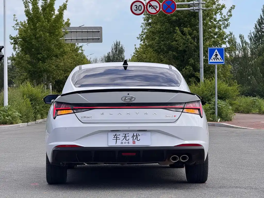 Hyundai Elantra 2022 240TGDi DCT LUX Luxury