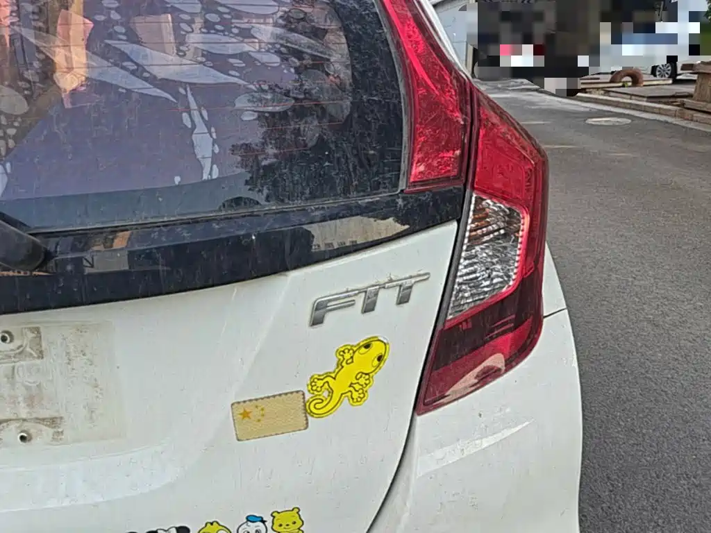 Honda Fit — миниатюра 8