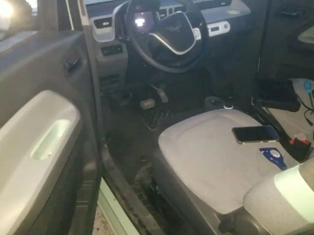 Wuling MINIEV — миниатюра 16