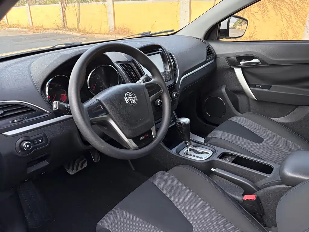 MG MG5 — миниатюра 7