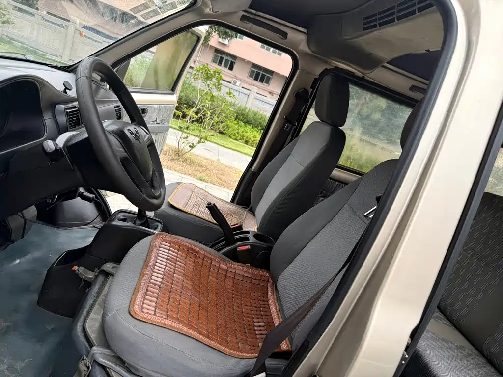 Wuling Rongguang — миниатюра 9