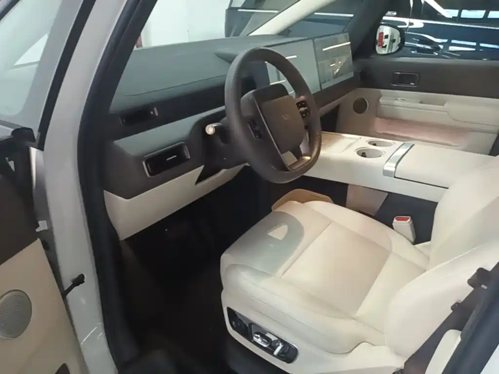 Li Auto Li MEGA — миниатюра 16