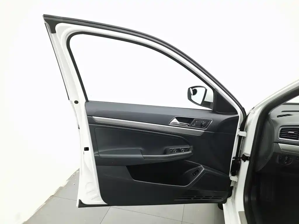 Volkswagen Lavida — миниатюра 8