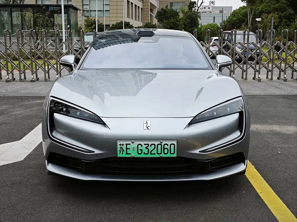Yangwang Yangwang U7 — миниатюра 2