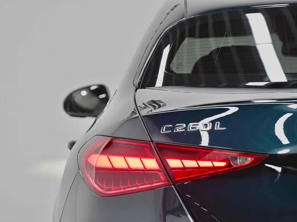 Mercedes-Benz C-Class — миниатюра 9