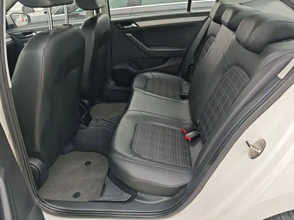 Volkswagen Jetta — миниатюра 17