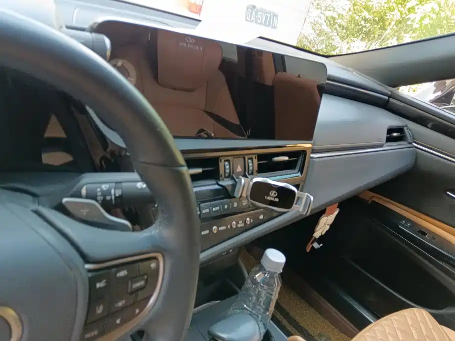 Lexus ES — миниатюра 13
