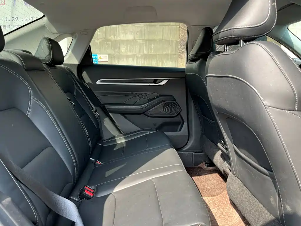 Geely Emgrand — миниатюра 11