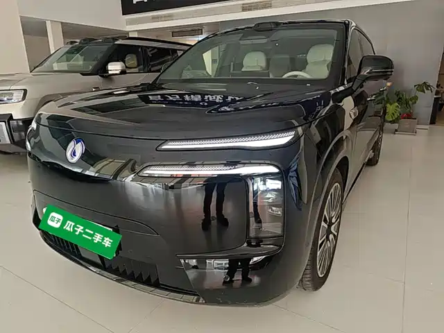 2025 Denza N8