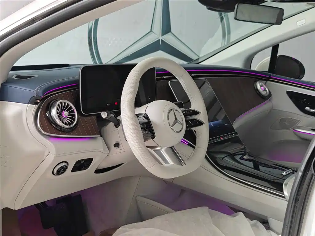 Mercedes-Benz EQE 2025 500 4MATIC Luxury