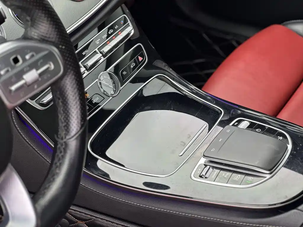 Mercedes-Benz E-Class (Import) — миниатюра 4