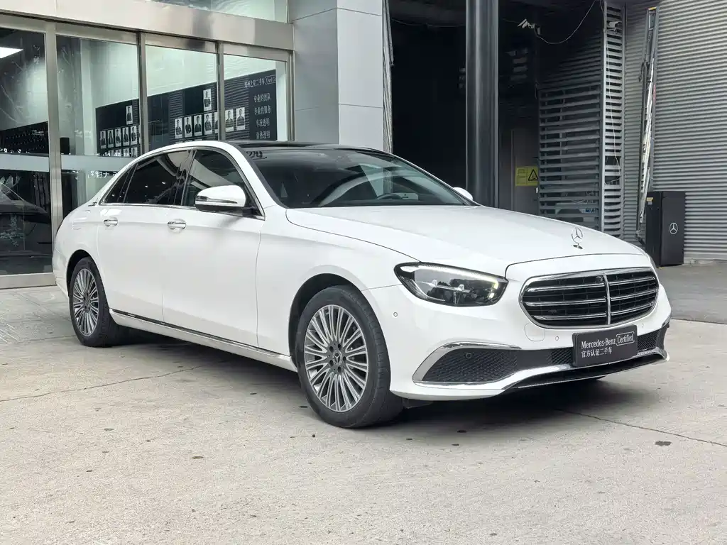 Mercedes-Benz E-Class — миниатюра 3