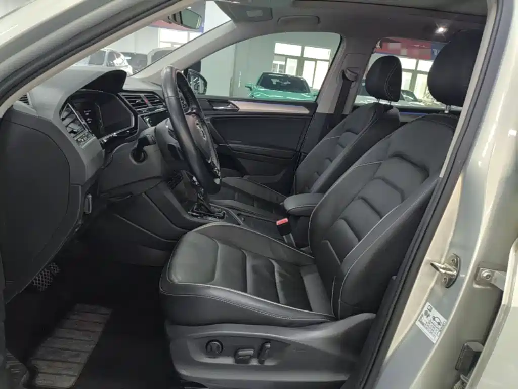 Volkswagen Tiguan L PHEV — миниатюра 15