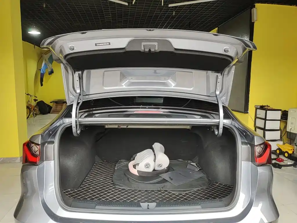 Roewe i5 — миниатюра 19