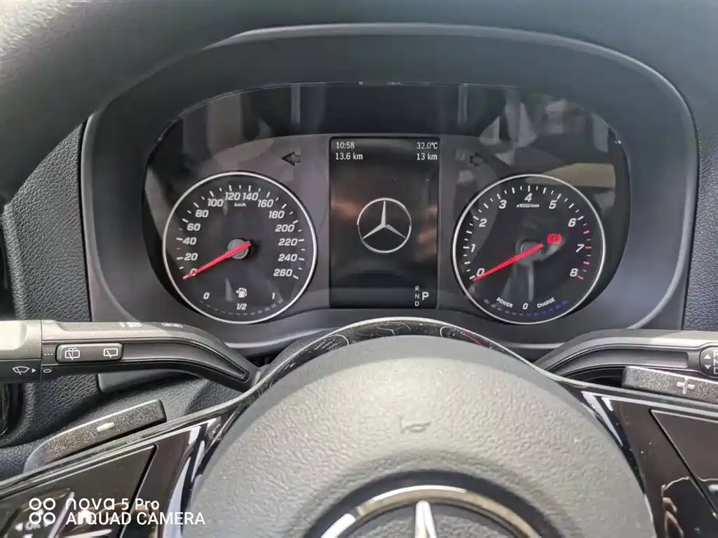 Mercedes-Benz Vito 2024 2.0T Elite 7 мест