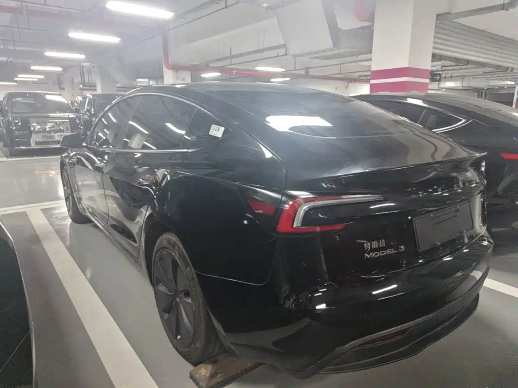 Tesla Model 3 — миниатюра 5
