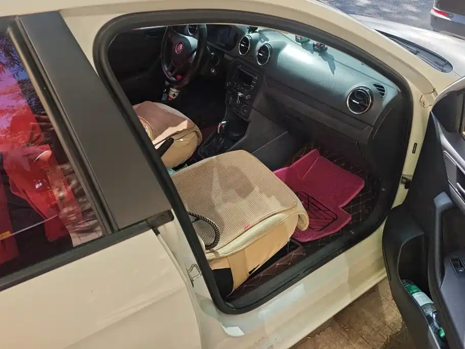 Volkswagen Jetta — миниатюра 8