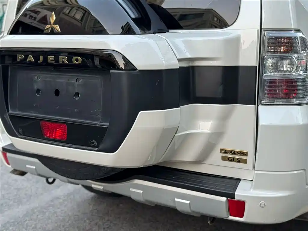 Mitsubishi V97 2019 3.8L AT