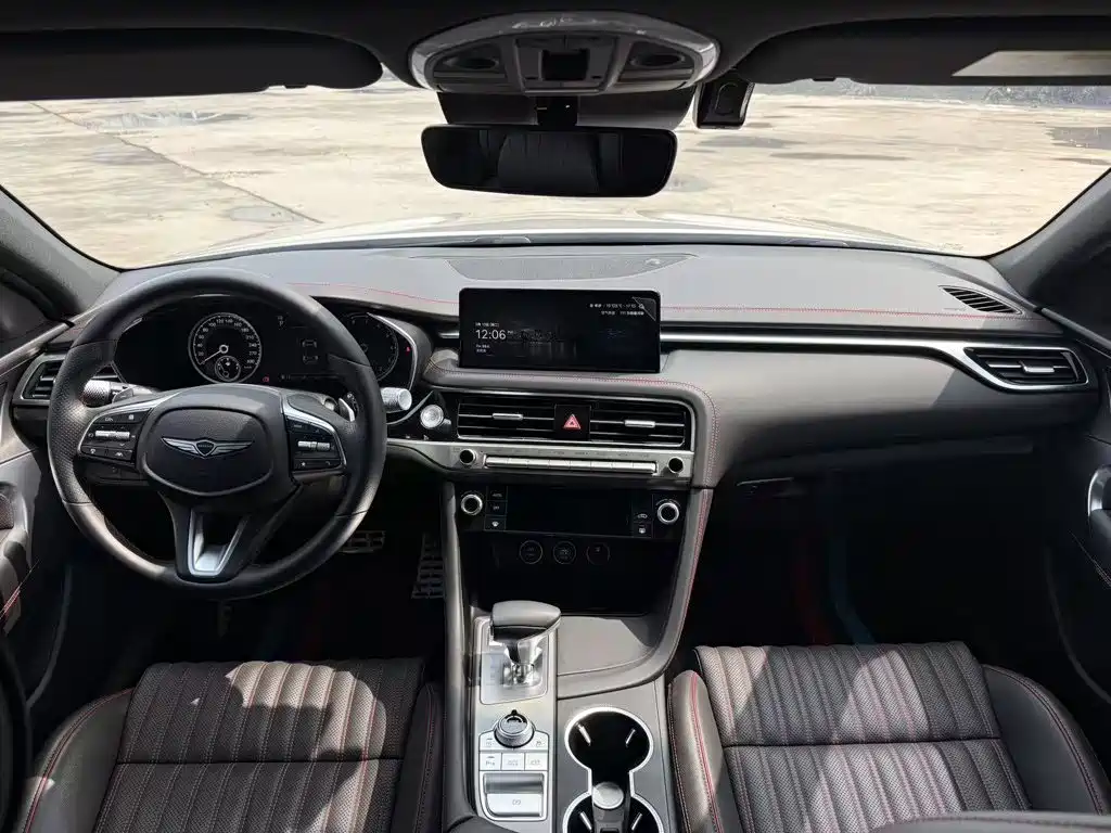 Genesis G70 — миниатюра 2