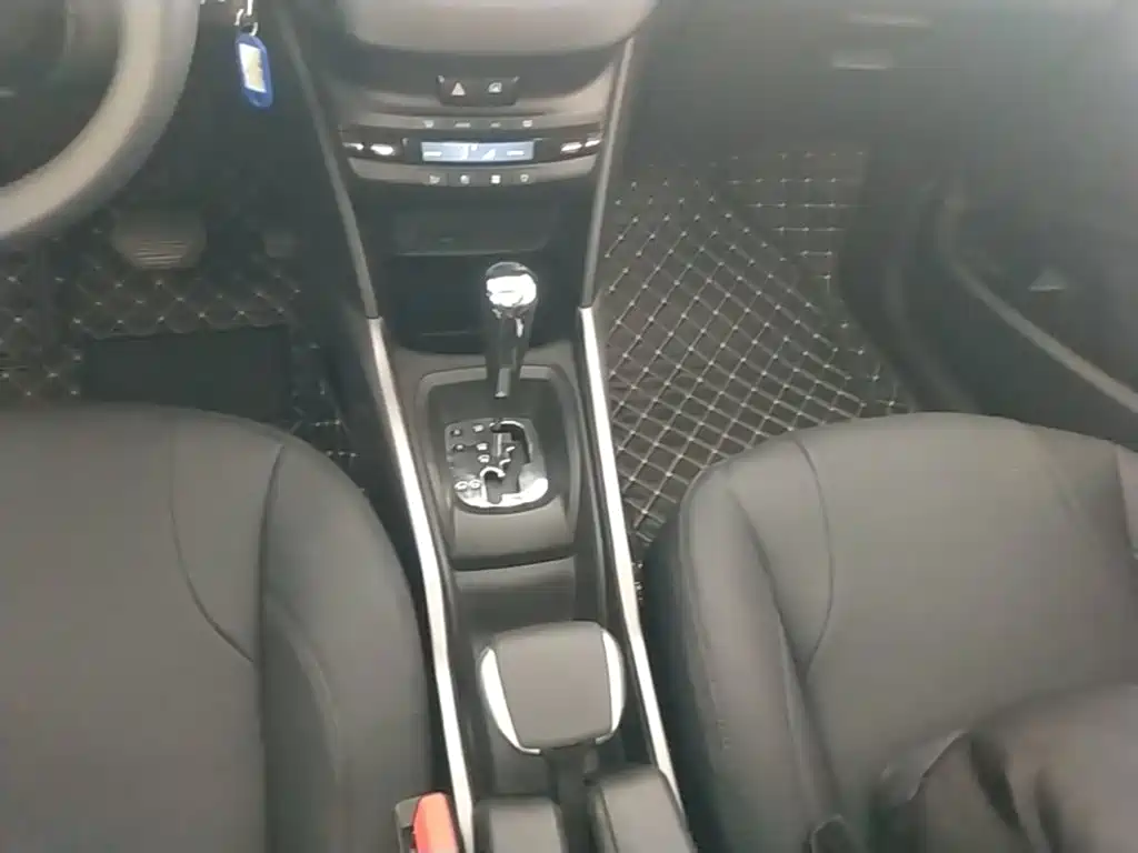 Peugeot 2008 — миниатюра 14
