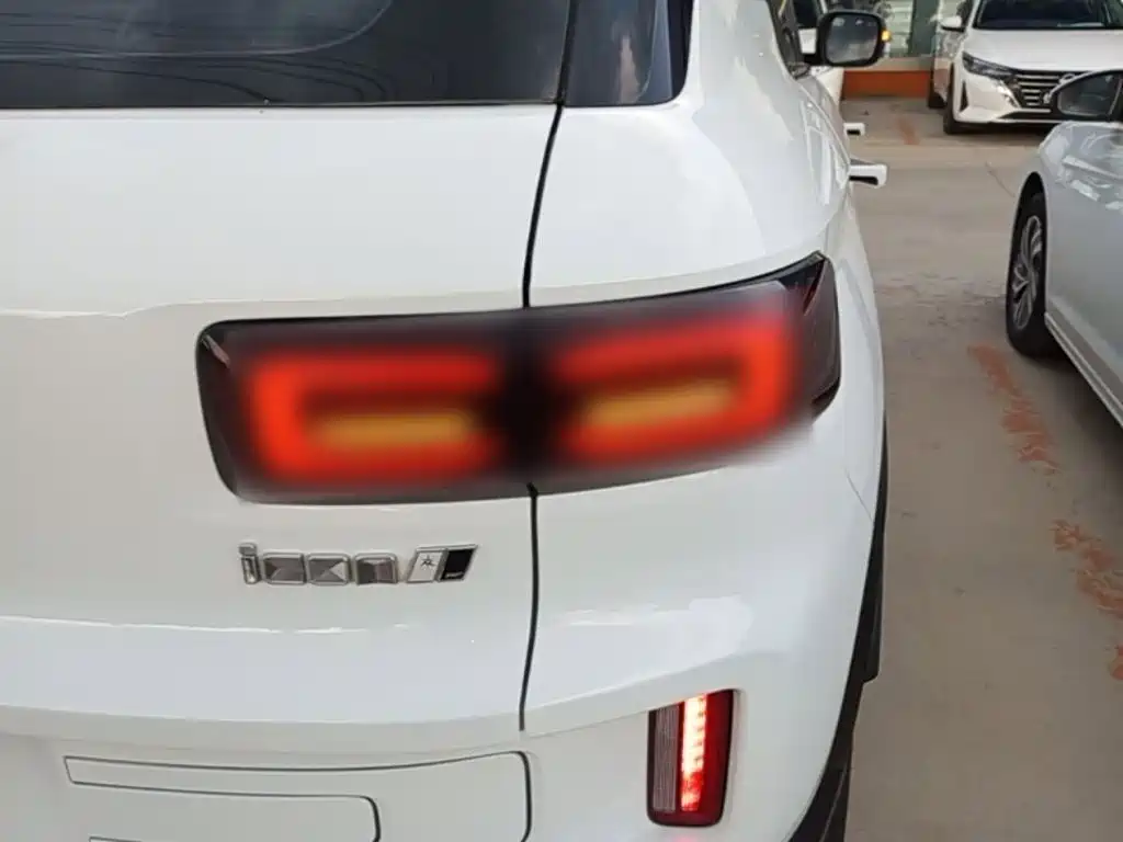 Geely Icon — миниатюра 8
