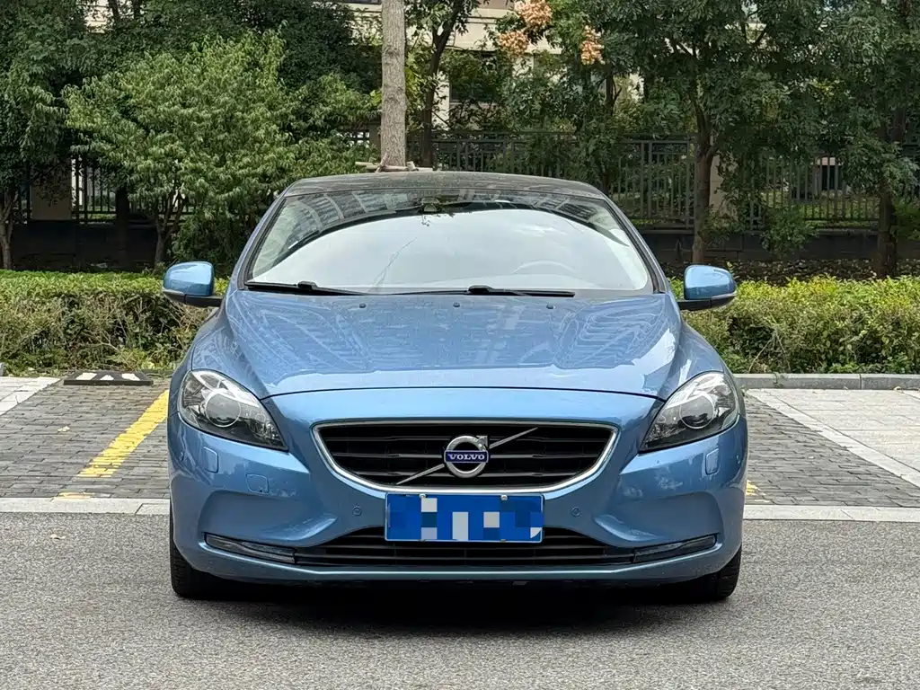Volvo V40 — миниатюра 2