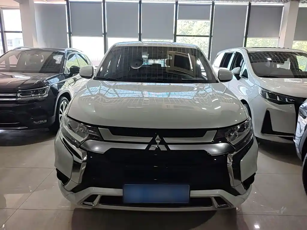 Mitsubishi Outlander — миниатюра 3