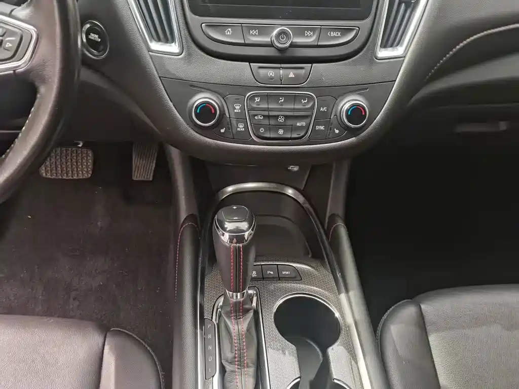 Chevrolet Malibu XL — миниатюра 8
