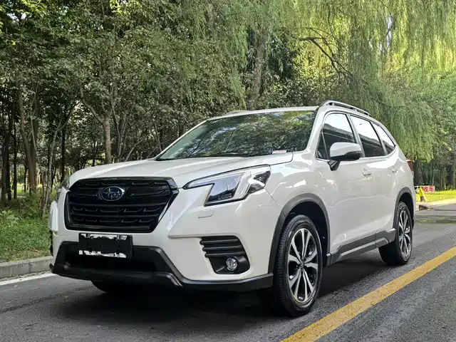 SUBARU FORESTER 2025