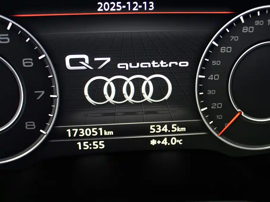 AUDI Q7