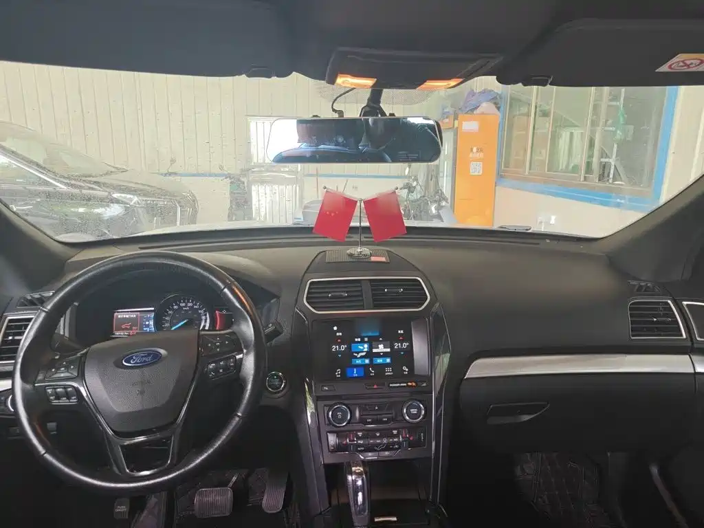 Ford Explorer (Import) — миниатюра 14