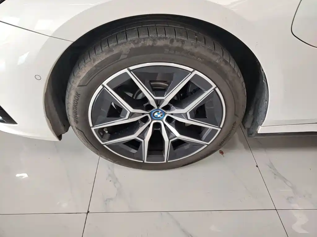 BMW i5 — миниатюра 23