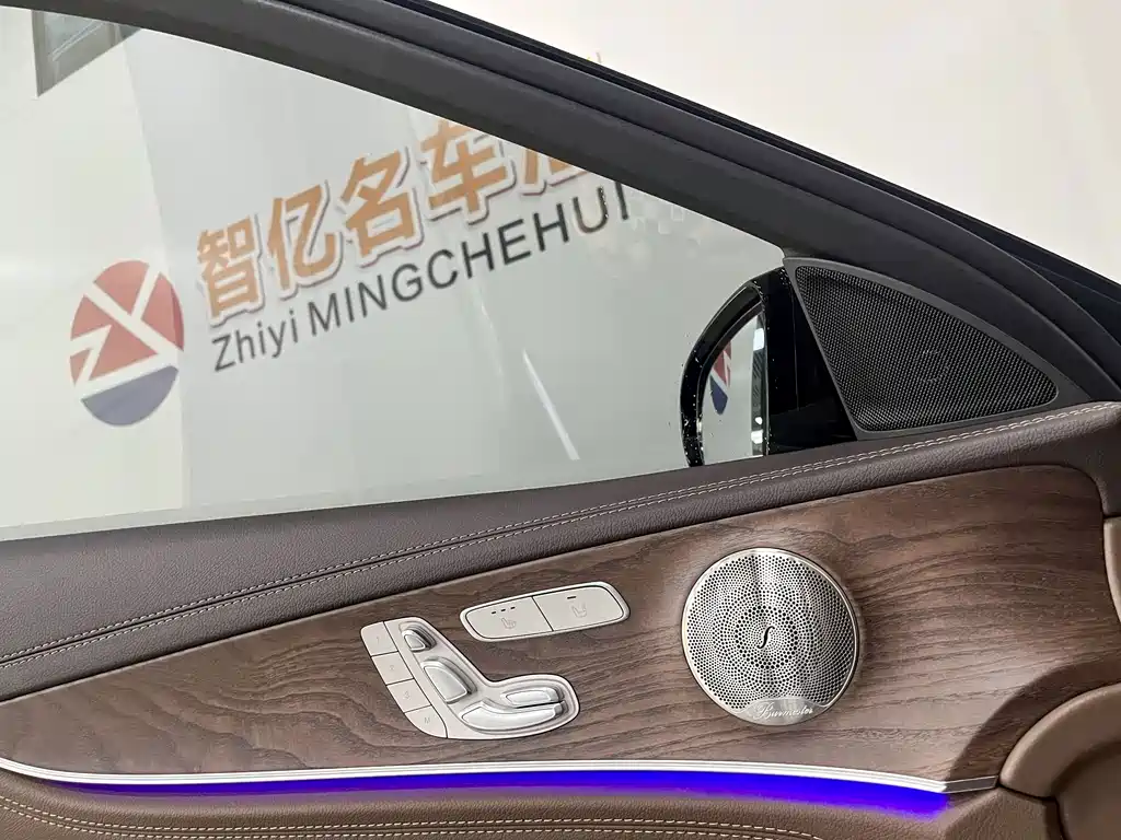 Mercedes-Benz E-Class — миниатюра 7