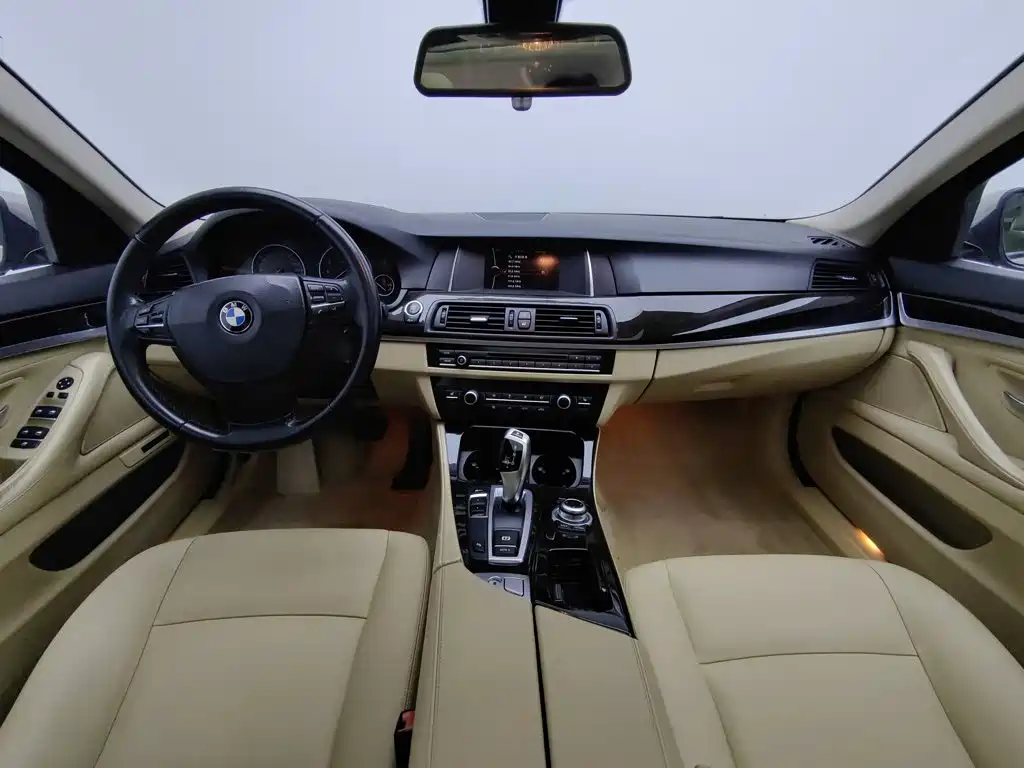 BMW 5 Series — миниатюра 5