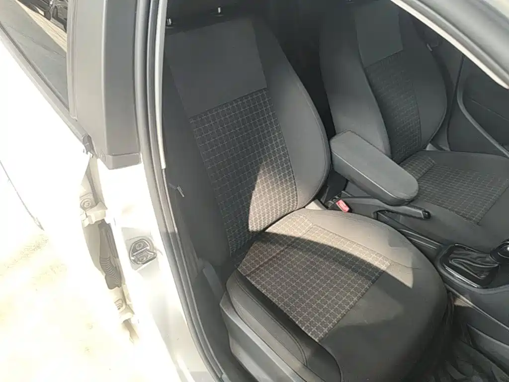 Volkswagen Polo — миниатюра 25