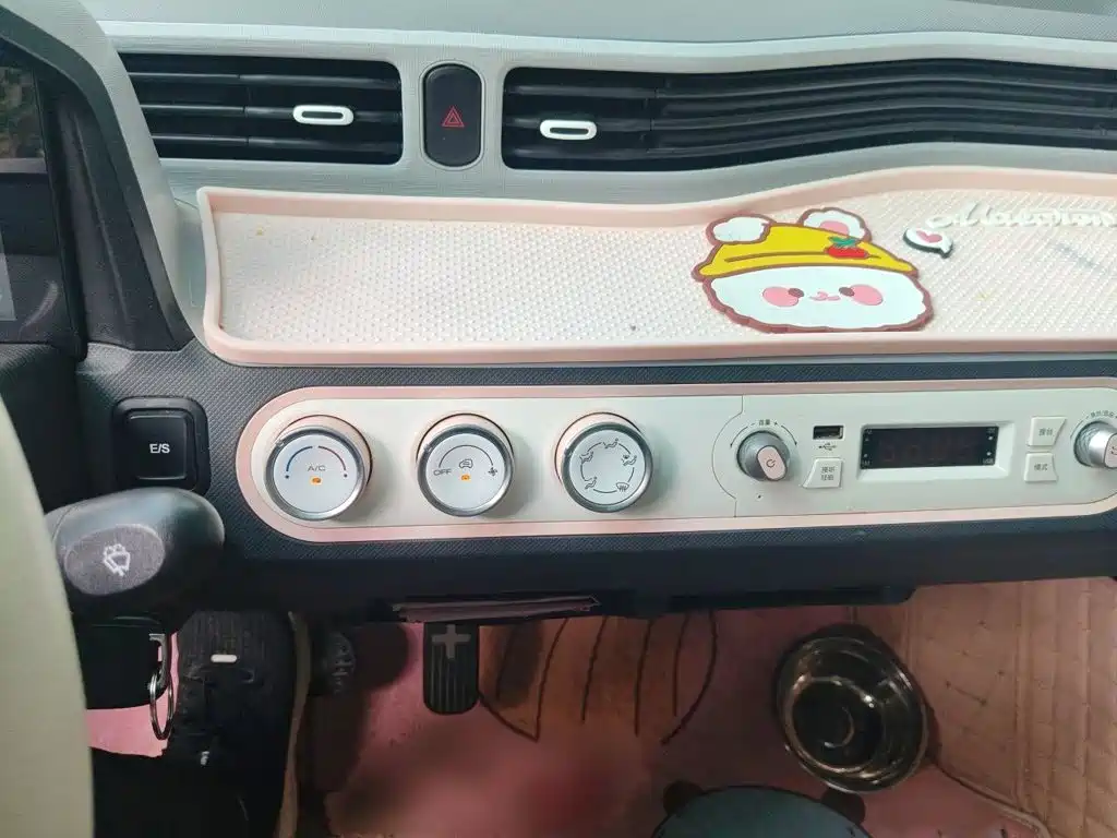 Wuling MINIEV — миниатюра 6