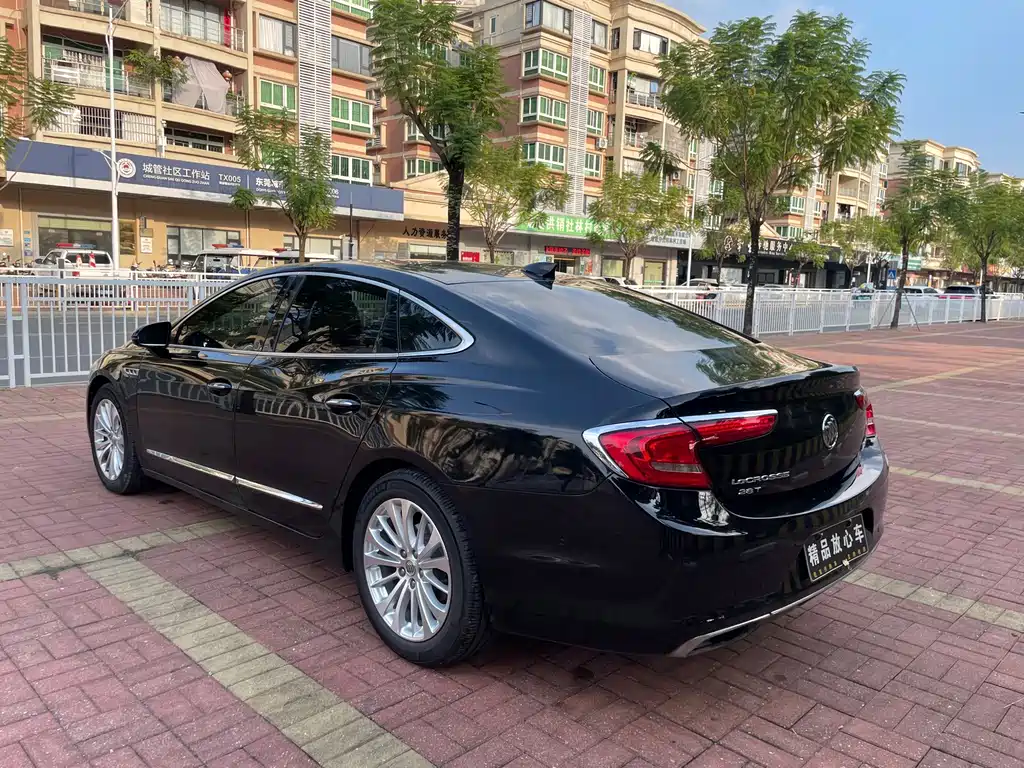 Buick LaCrosse — миниатюра 6