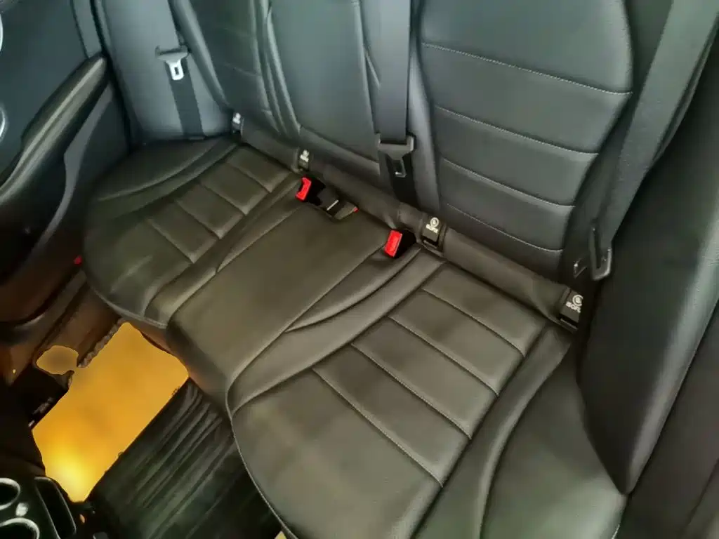 Mercedes-Benz C-Class — миниатюра 17