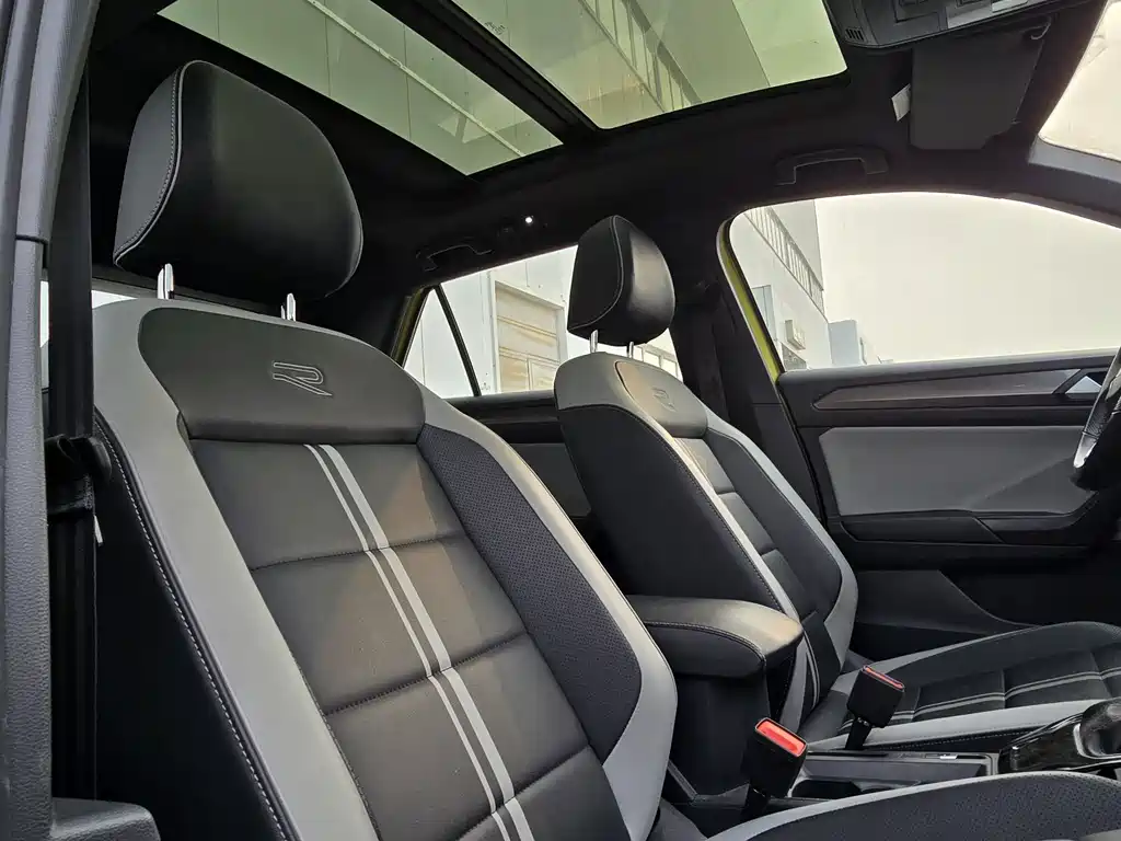 VOLKSWAGEN T ROC EXPLORING SONGS