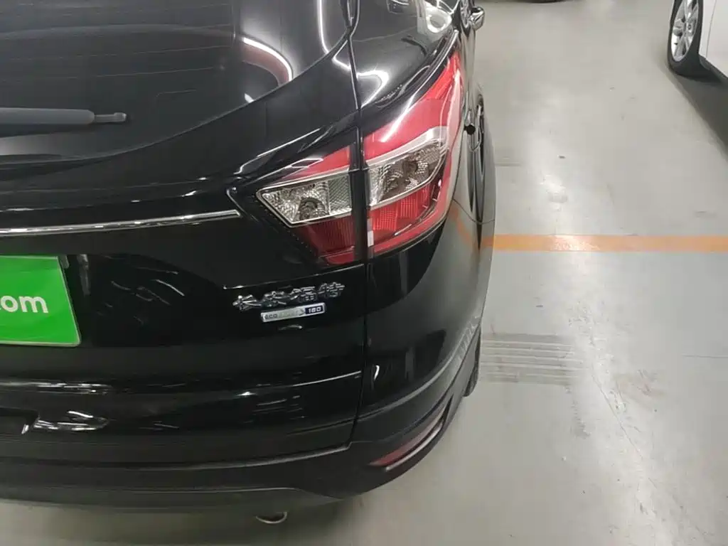 Ford Kuga — миниатюра 8