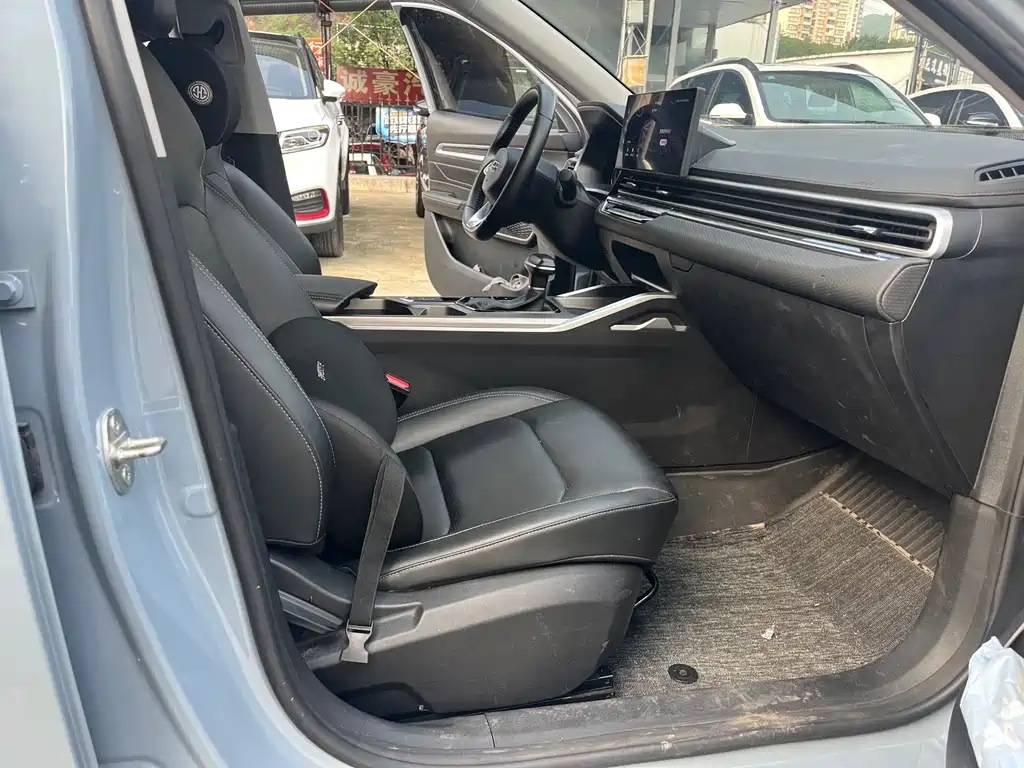 Geely Emgrand — миниатюра 14