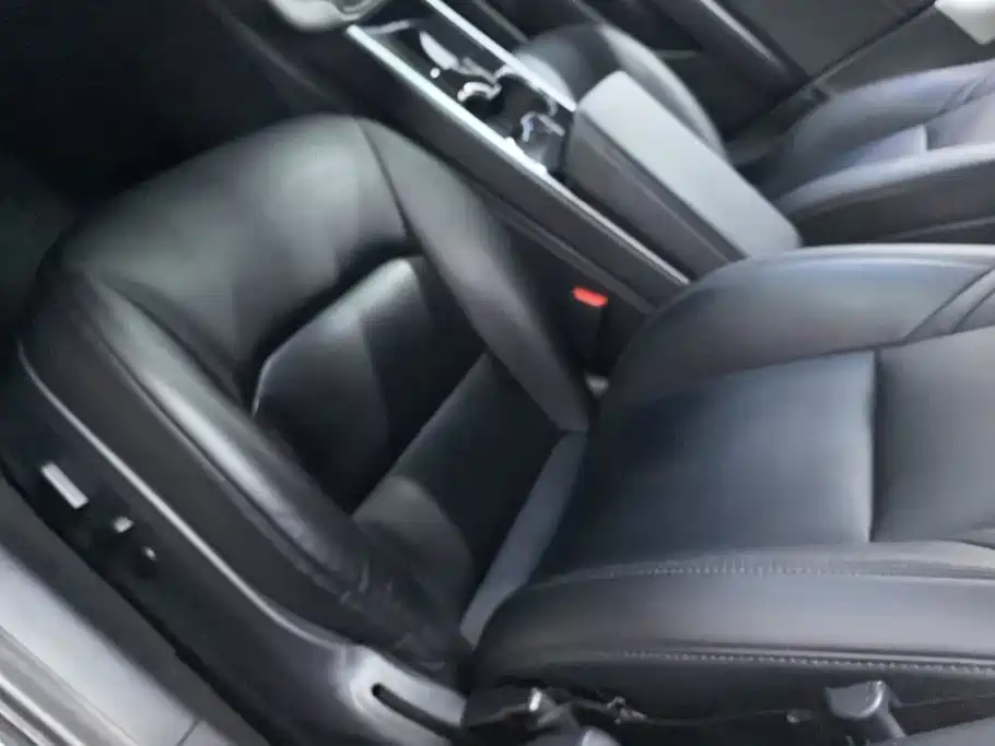 Tesla Model 3 — миниатюра 9