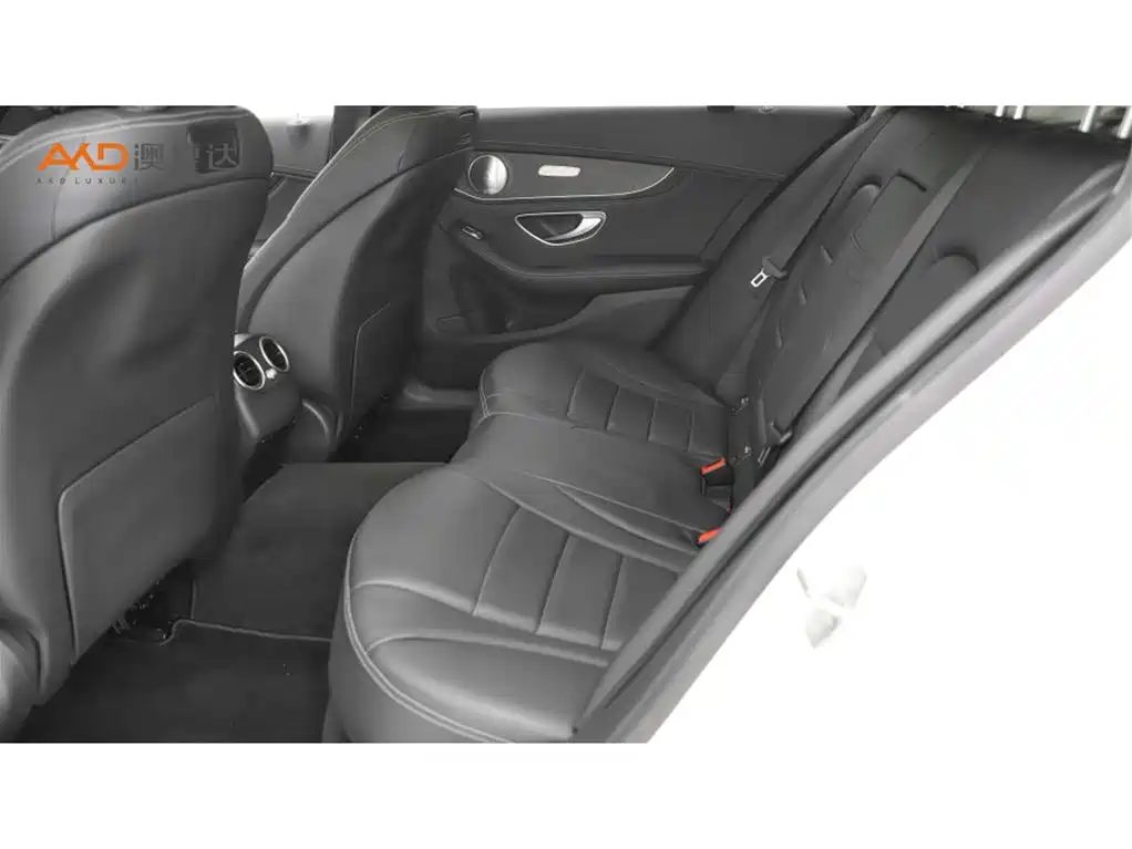 Mercedes-Benz C-Class — миниатюра 7