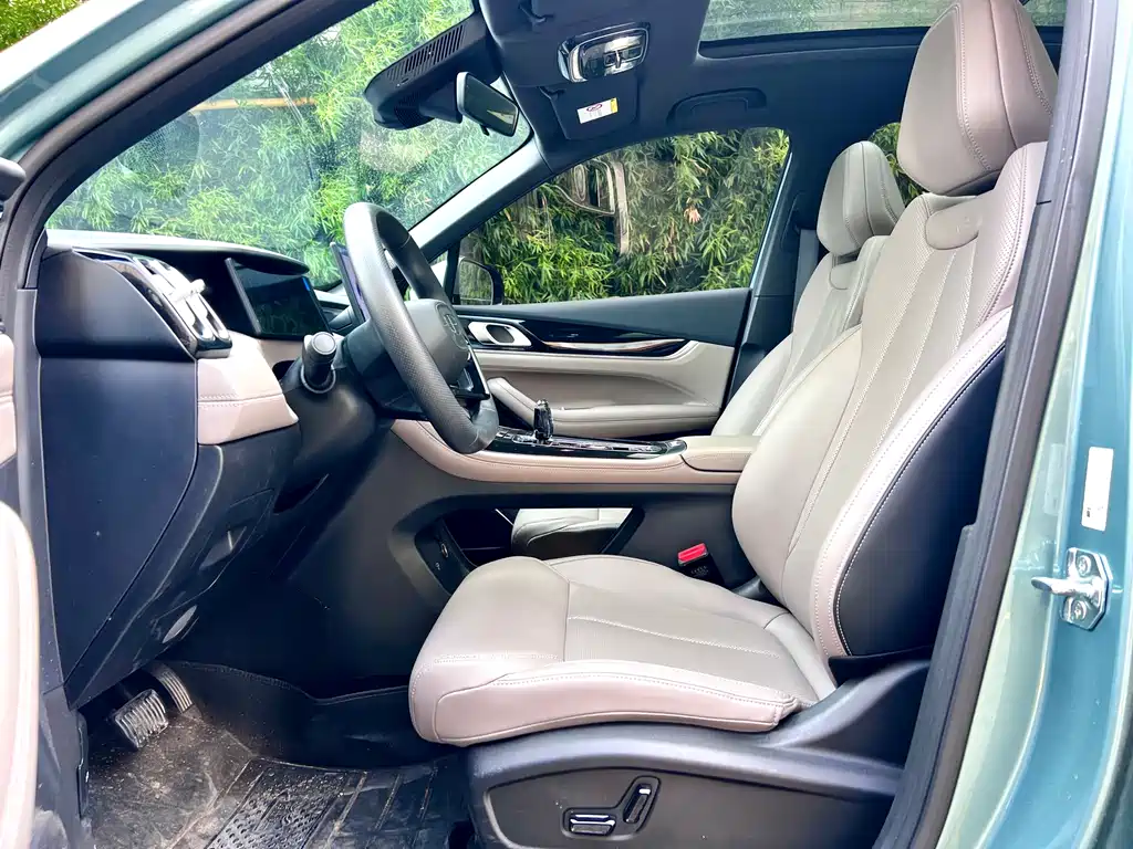 Geely Boyue L — миниатюра 9