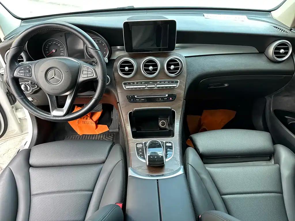 Mercedes-Benz GLC 2018 GLC 300 4MATIC